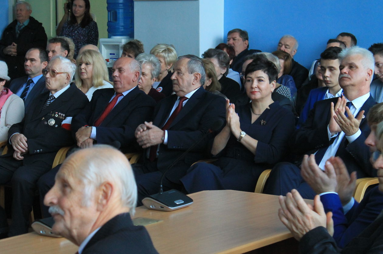  Uroczysta sesja puławskiej rady miasta  (zdjęcie 4) - Autor: Radosław Szczęch