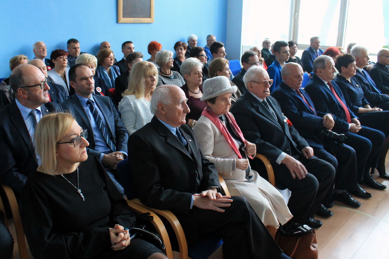  Uroczysta sesja puławskiej rady miasta  (zdjęcie 16) - Autor: Radosław Szczęch