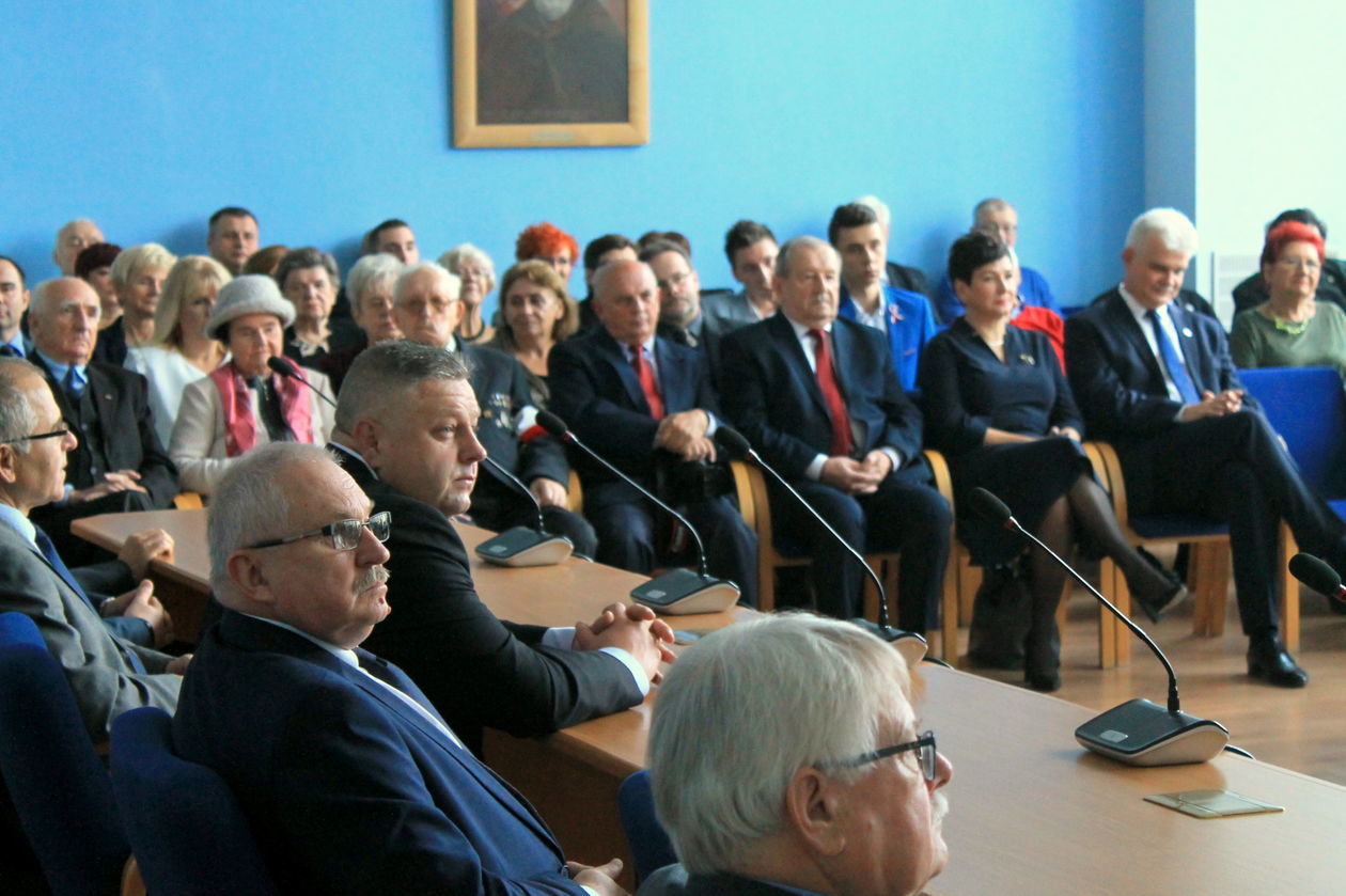  Uroczysta sesja puławskiej rady miasta  (zdjęcie 1) - Autor: Radosław Szczęch