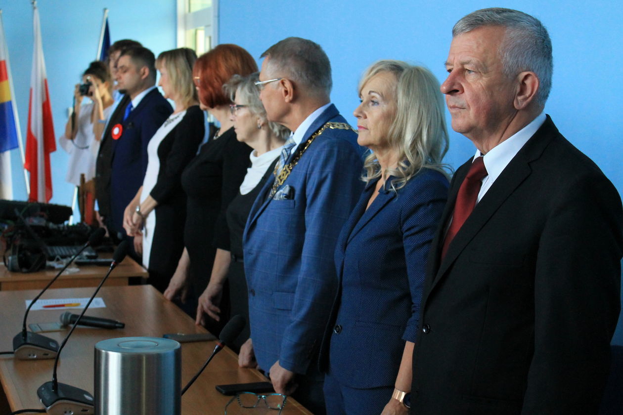  Uroczysta sesja puławskiej rady miasta  (zdjęcie 11) - Autor: Radosław Szczęch