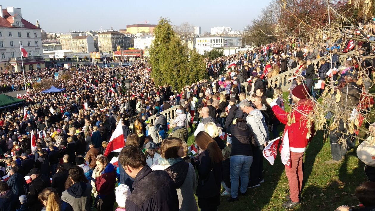  Tłumy na obchodach 100-lecia niepodległości w Lublinie (zdjęcie 3) - Autor: ŁM