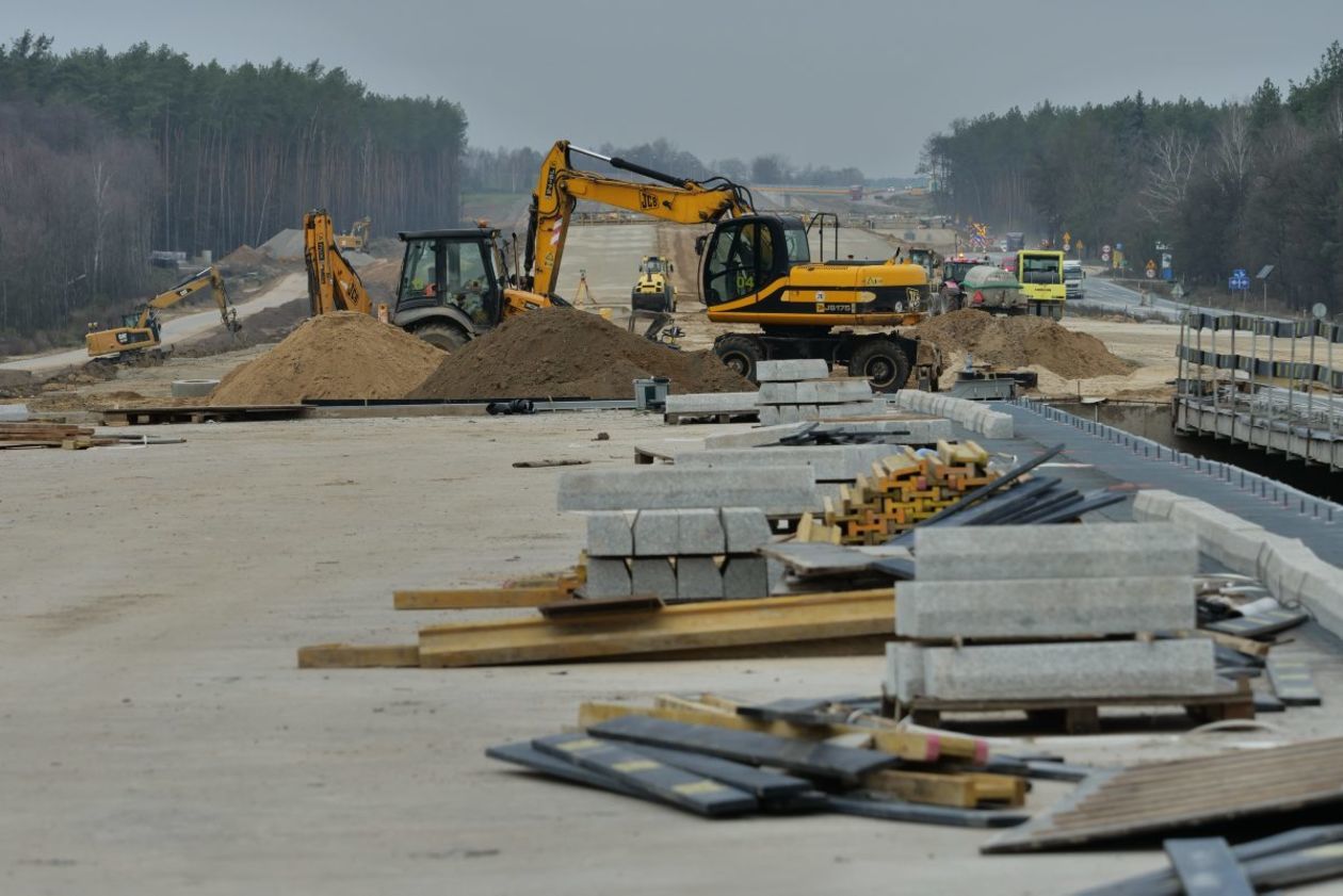  Budowa trasy S17 (zdjęcie 48) - Autor: Krzysztof Mazur