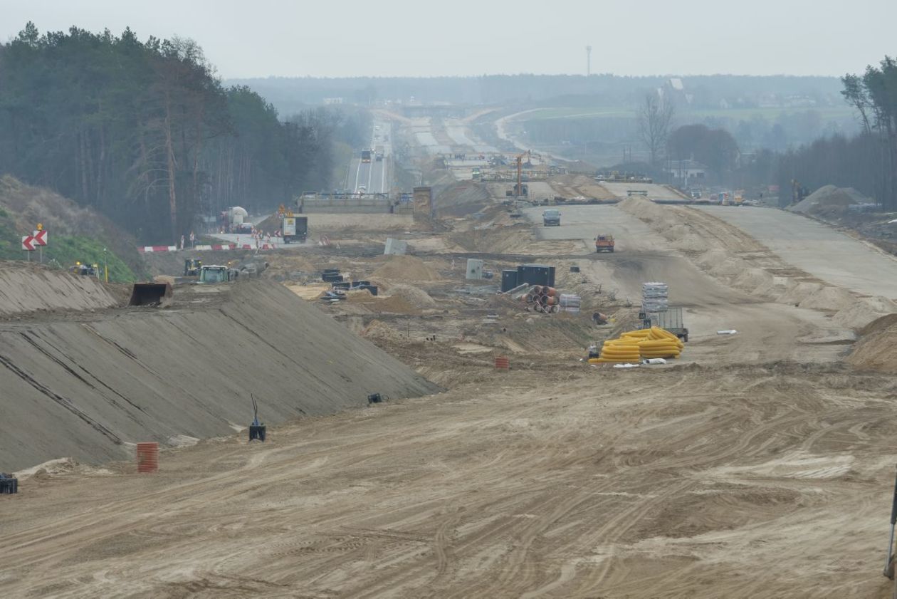  Budowa trasy S17 (zdjęcie 32) - Autor: Krzysztof Mazur