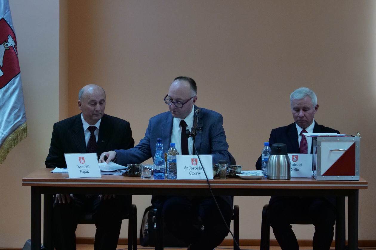  Pierwsza sesja Rady Powiatu w Kraśniku (zdjęcie 25) - Autor: Krzysztof Mazur