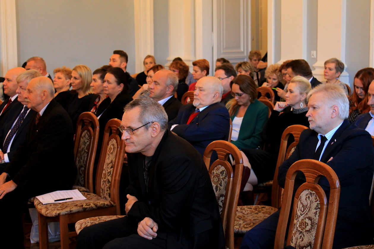  Pierwsza sesja rady powiatu puławskiego (zdjęcie 5) - Autor: Radosław Szczęch