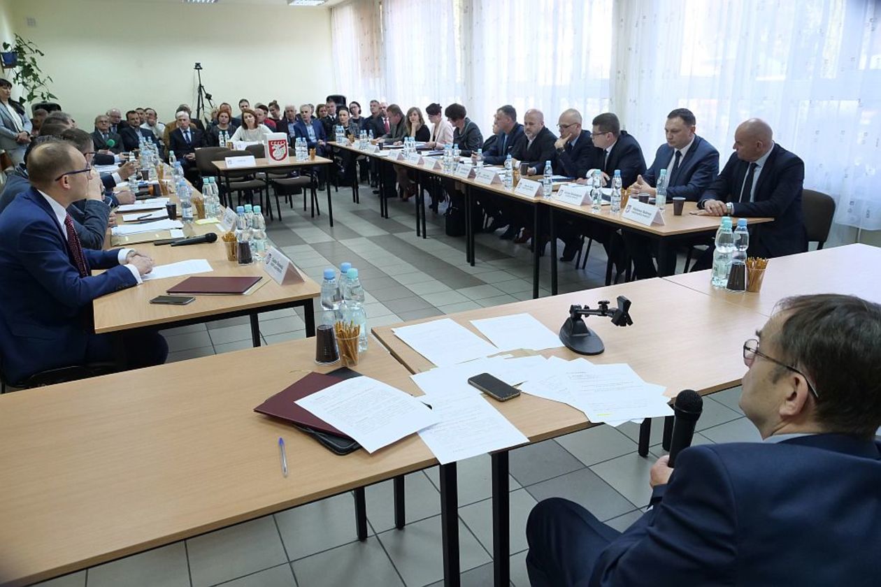  Pierwsza sesja Rady Powiatu w Świdniku (zdjęcie 3) - Autor: Krzysztof Mazur