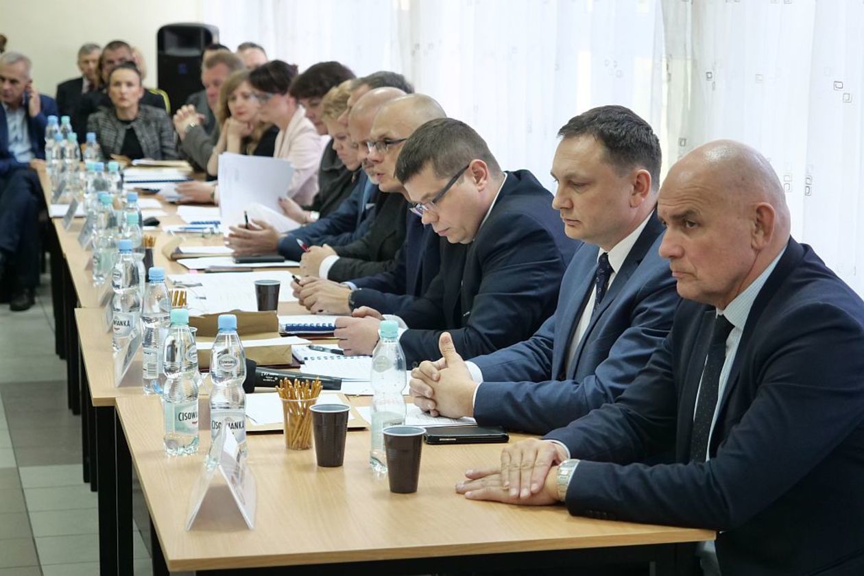  Pierwsza sesja Rady Powiatu w Świdniku (zdjęcie 5) - Autor: Krzysztof Mazur