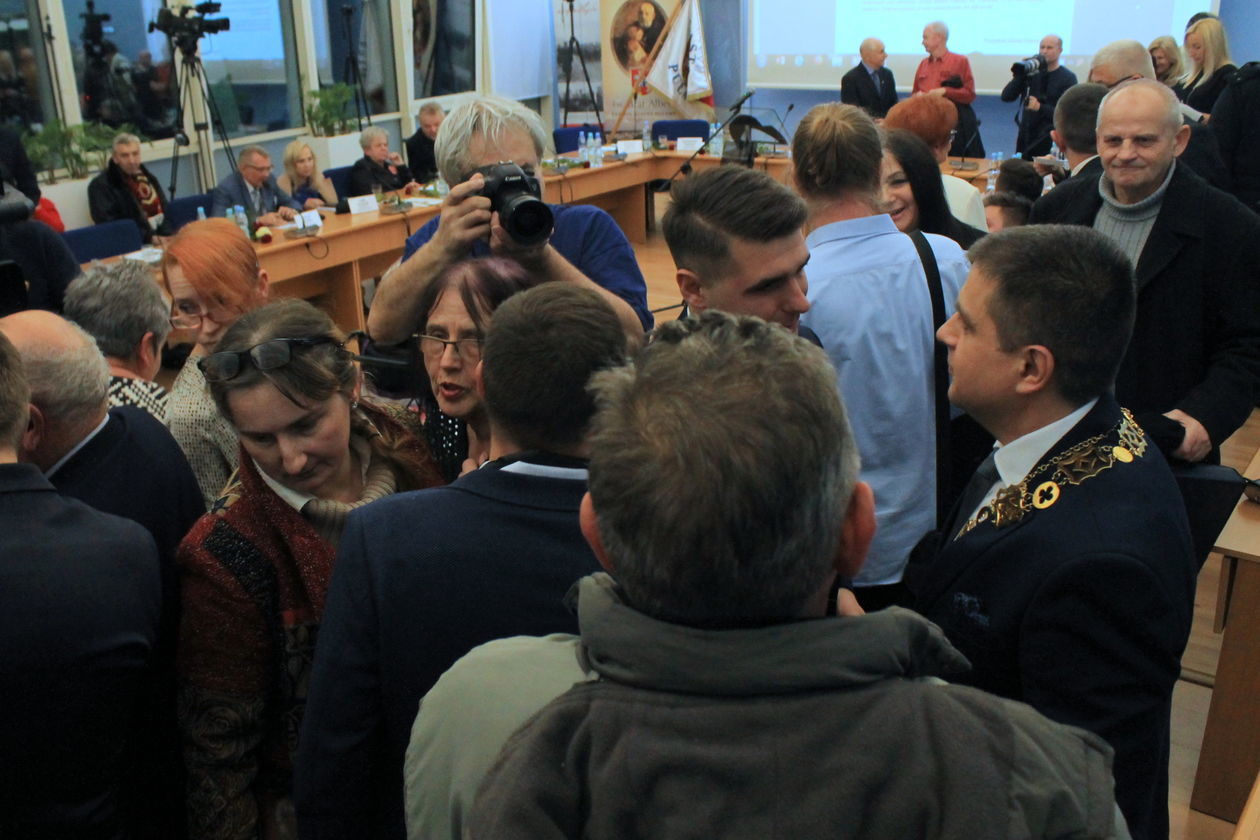  Pierwsza sesja puławskiej rady miasta (zdjęcie 4) - Autor: Radosław Szczęch
