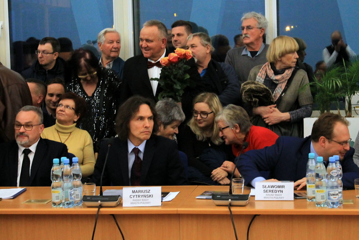  Pierwsza sesja puławskiej rady miasta (zdjęcie 11) - Autor: Radosław Szczęch