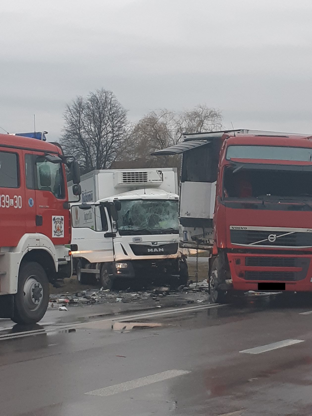 Wypadek w Ciecierzynie: Zderzenie ciężarówek