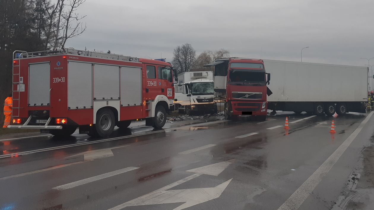 Wypadek w Ciecierzynie: Zderzenie ciężarówek - Autor: Anna / Alarm24
