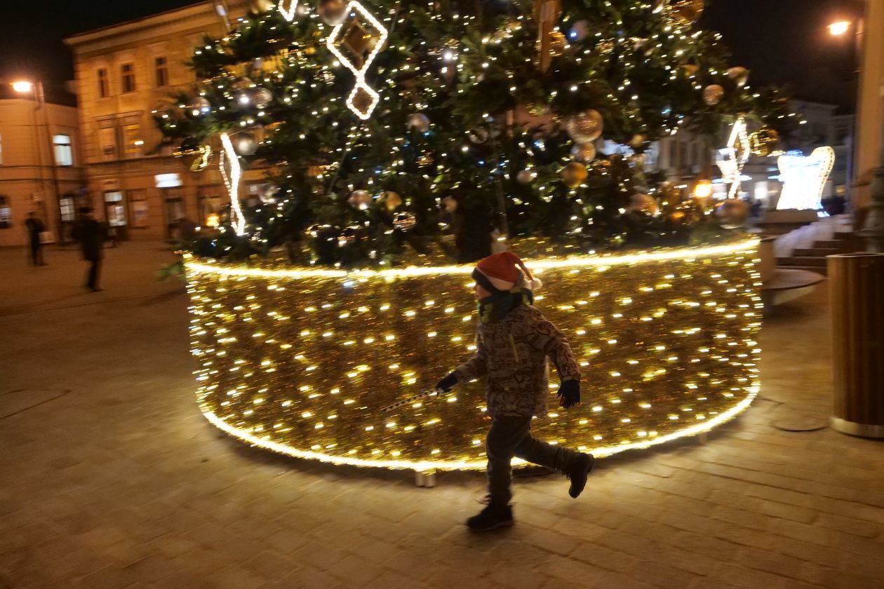  Choinka i iluminacje świąteczne na deptaku w Lublinie (zdjęcie 8) - Autor: Krzysztof Mazur
