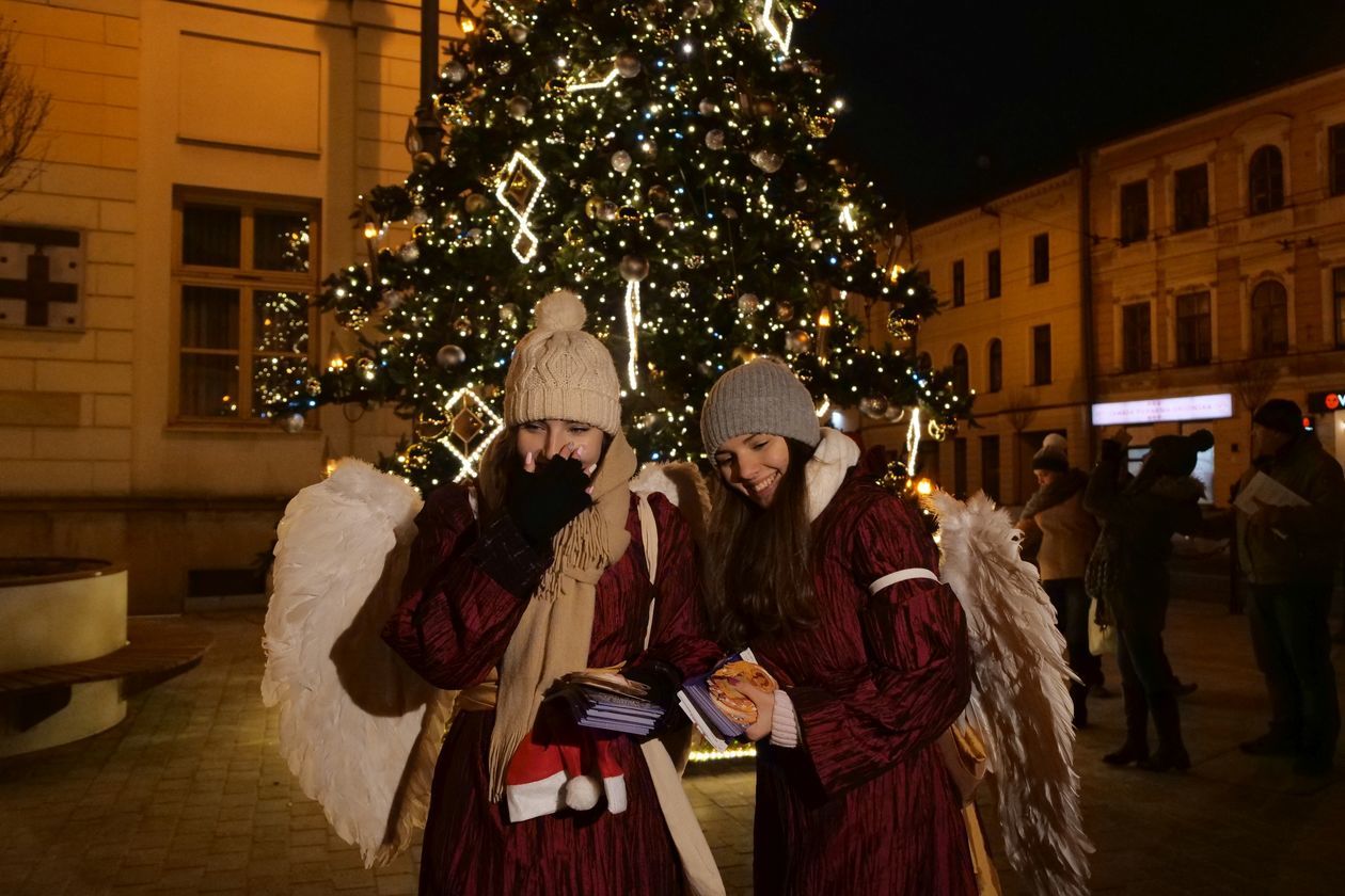  Choinka i iluminacje świąteczne na deptaku w Lublinie (zdjęcie 9) - Autor: Krzysztof Mazur