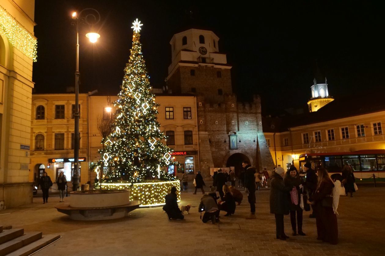  Choinka i iluminacje świąteczne na deptaku w Lublinie (zdjęcie 15) - Autor: Krzysztof Mazur