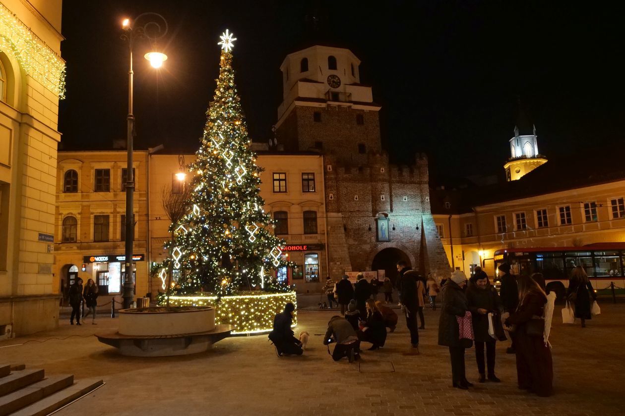  Choinka i iluminacje świąteczne na deptaku w Lublinie (zdjęcie 12) - Autor: Krzysztof Mazur