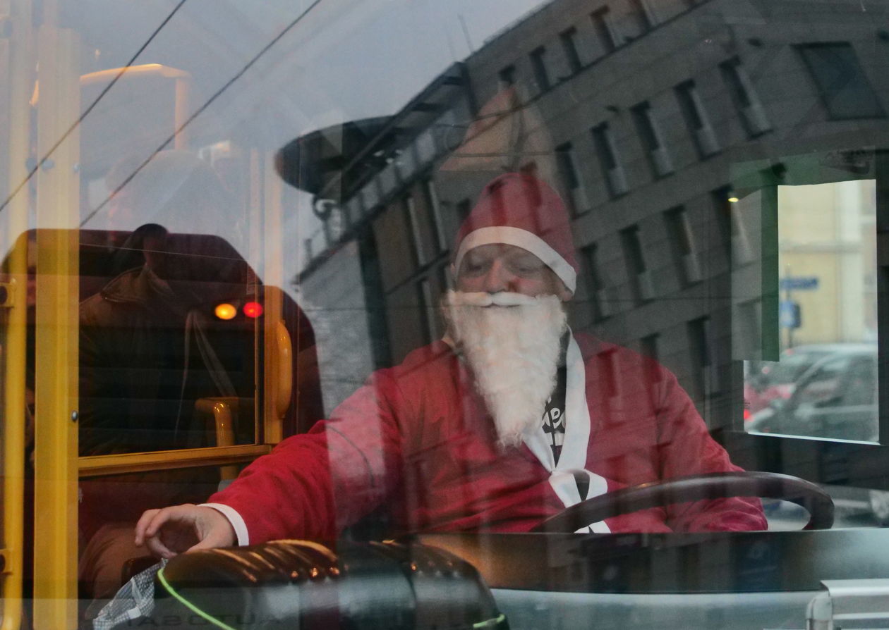  Mikołaje za kierownicą autobusów MPK Lublin (zdjęcie 2) - Autor: Krzysztof Mazur