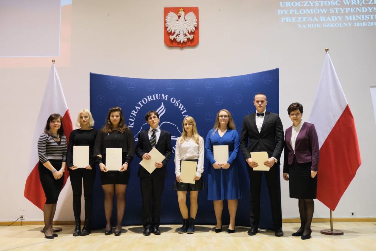  Wręczenie dyplomów stypendystom Prezesa Rady Ministrów na rok szkolny 2018/2019 (zdjęcie 22) - Autor: Maciej Kaczanowski