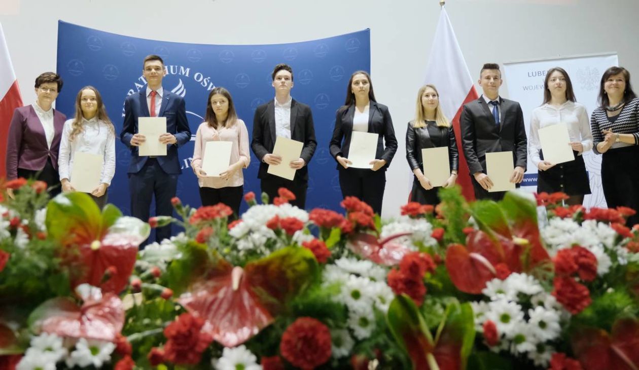 Wręczenie dyplomów stypendystom Prezesa Rady Ministrów na rok szkolny 2018/2019 (zdjęcie 17) - Autor: Maciej Kaczanowski