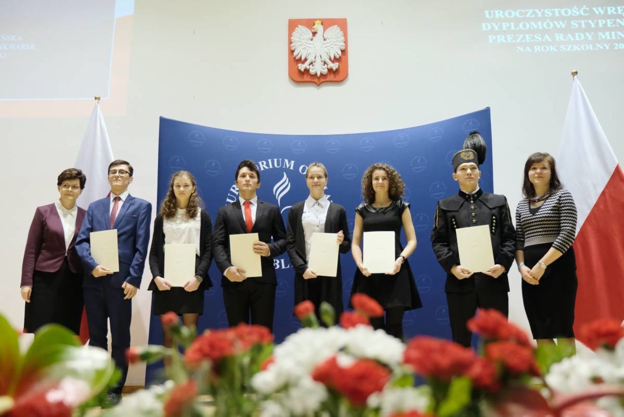  Wręczenie dyplomów stypendystom Prezesa Rady Ministrów na rok szkolny 2018/2019 (zdjęcie 14) - Autor: Maciej Kaczanowski