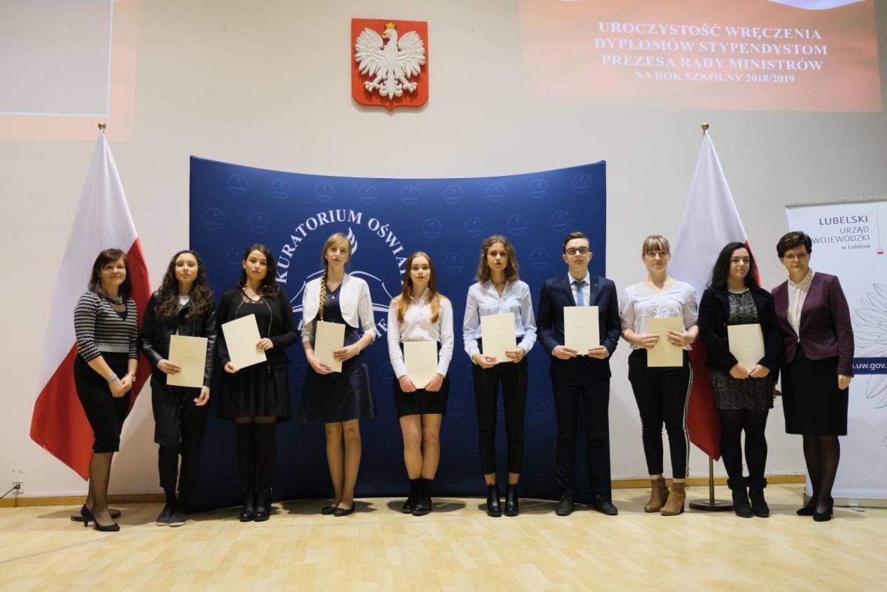  Wręczenie dyplomów stypendystom Prezesa Rady Ministrów na rok szkolny 2018/2019 (zdjęcie 21) - Autor: Maciej Kaczanowski