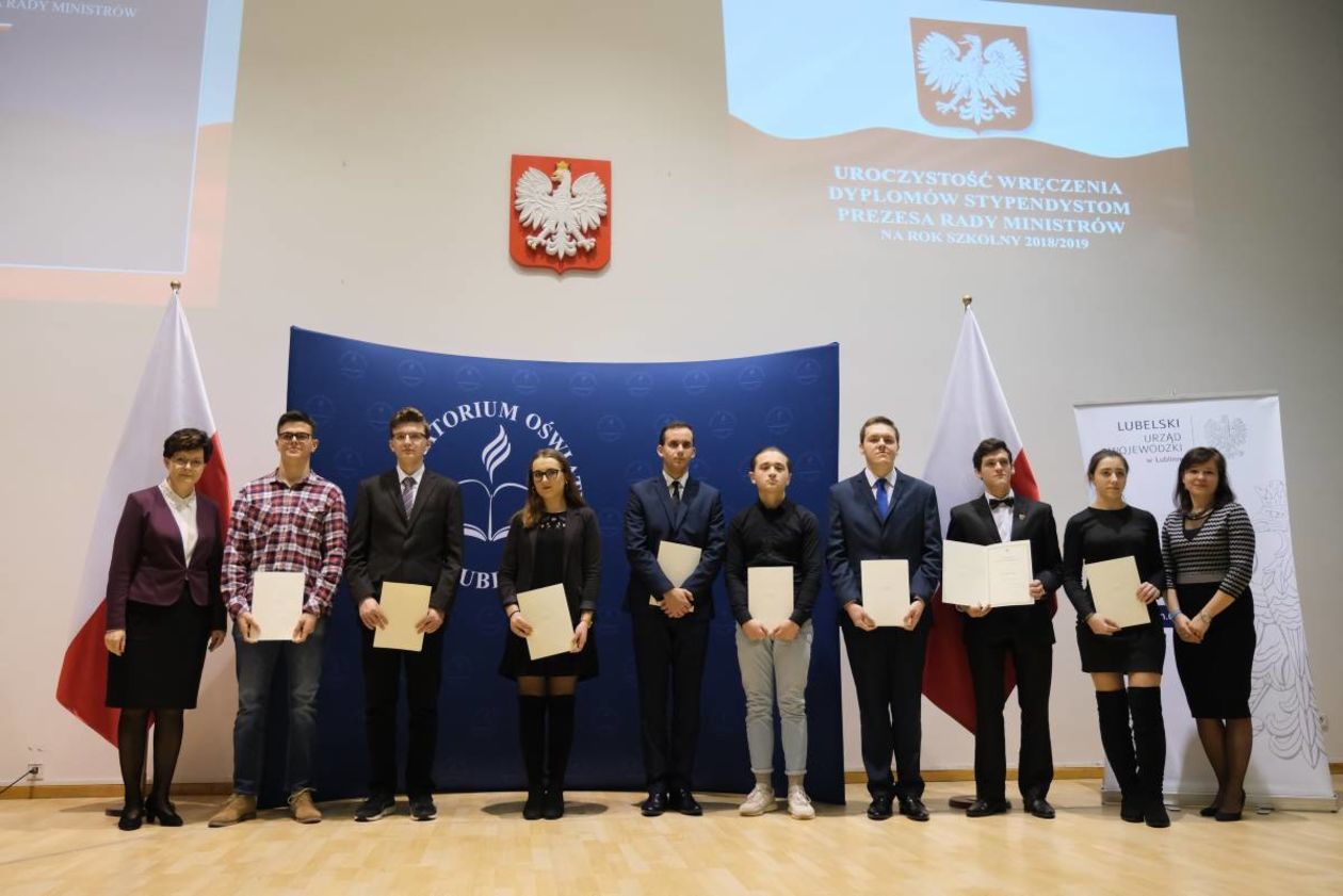  Wręczenie dyplomów stypendystom Prezesa Rady Ministrów na rok szkolny 2018/2019 (zdjęcie 20) - Autor: Maciej Kaczanowski