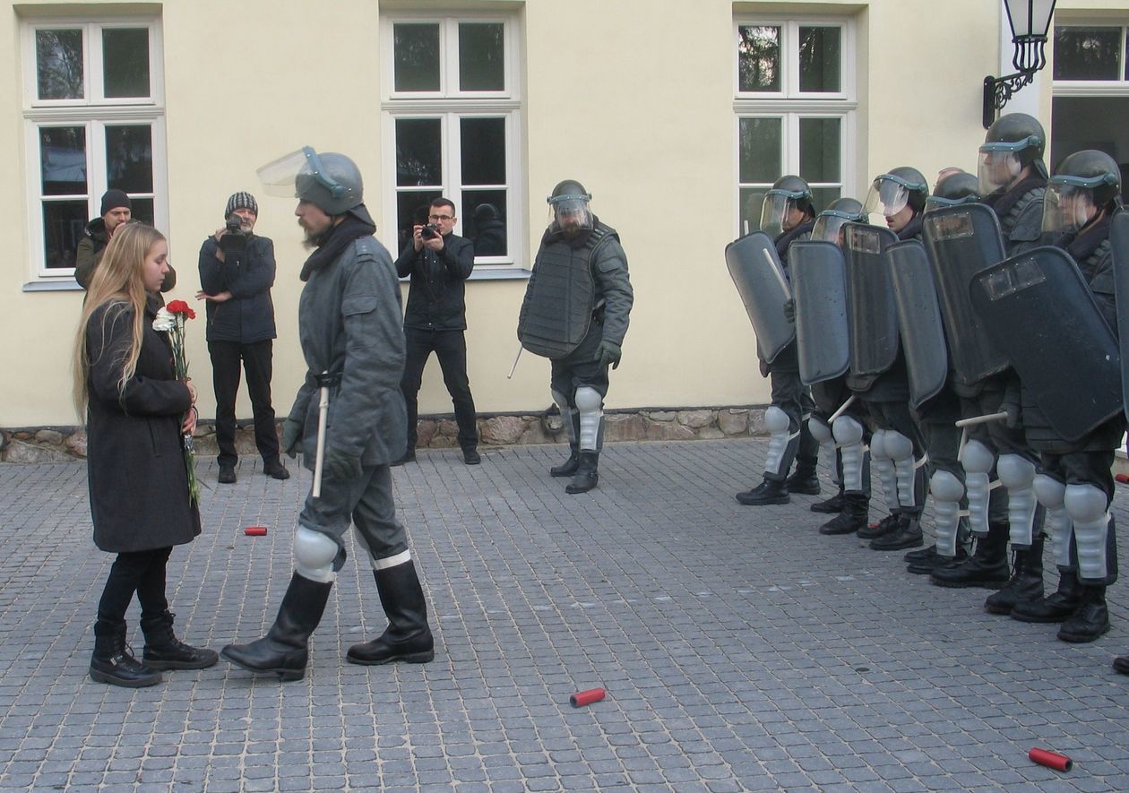  ZOMO rozgoniło demonstrantów (zdjęcie 5) - Autor: Jacek Barczyński