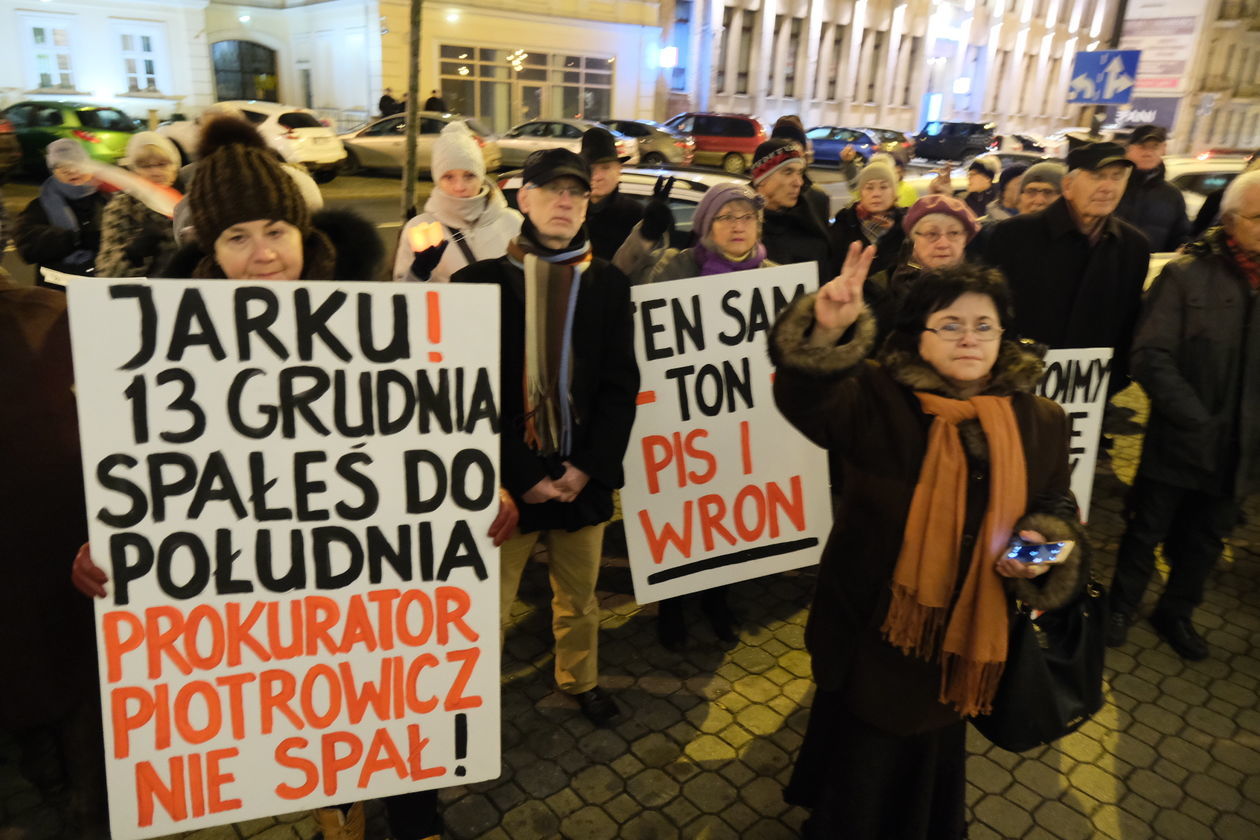  Pikieta w obronie wolnych sądów w Lublinie (zdjęcie 13) - Autor: Maciej Kaczanowski