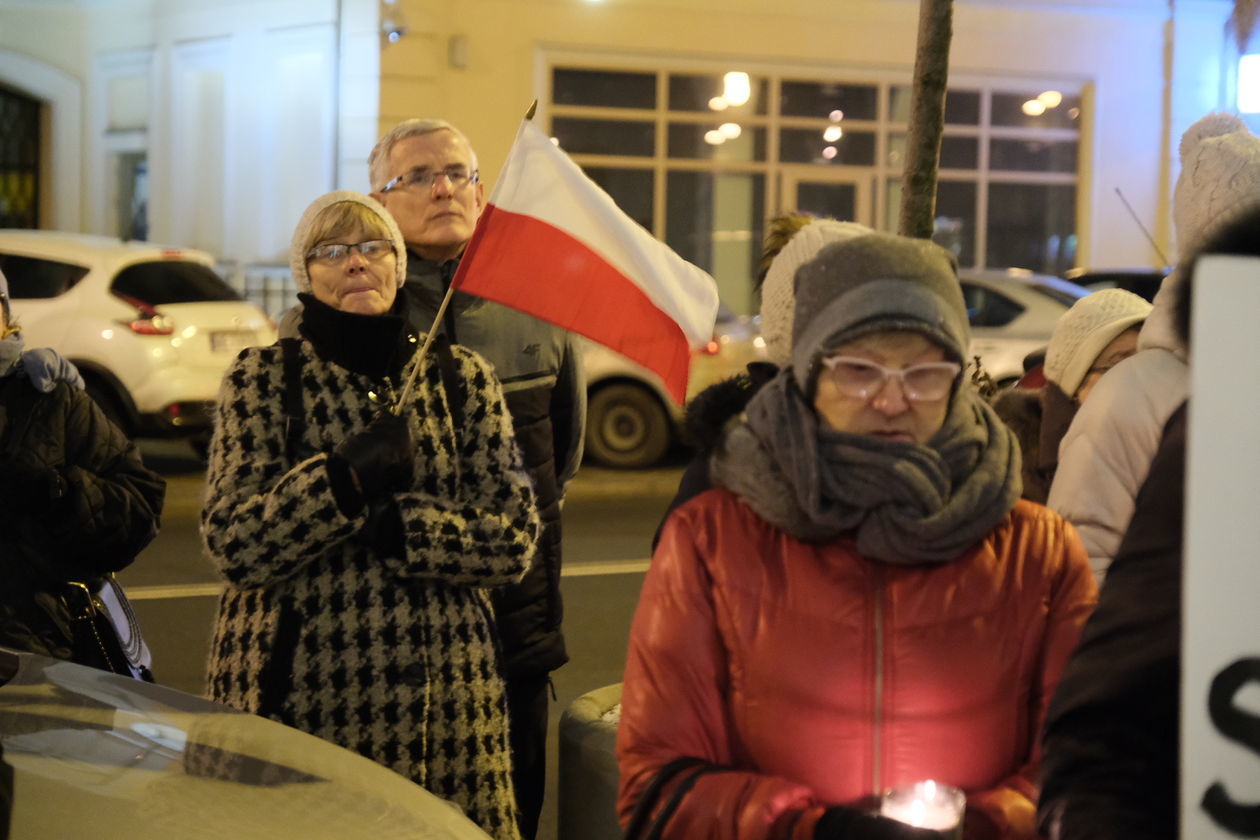  Pikieta w obronie wolnych sądów w Lublinie (zdjęcie 16) - Autor: Maciej Kaczanowski