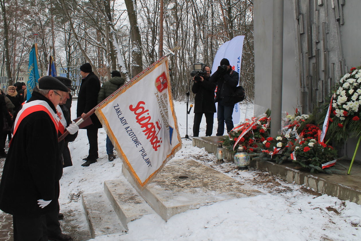  Odsłonięcie pomnika puławskiej Solidarności (zdjęcie 7) - Autor: Radosław Szczęch