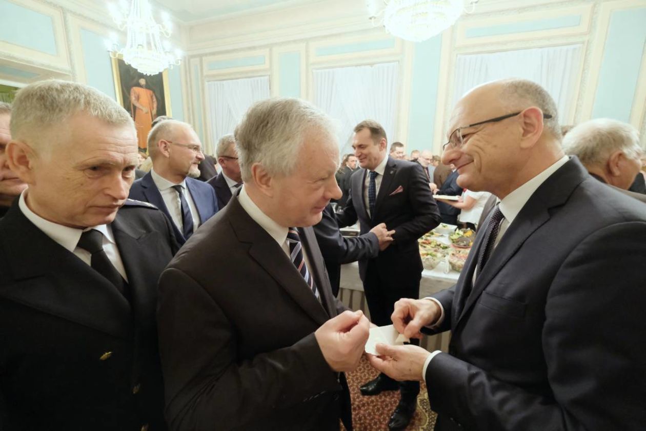  Spotkanie wigilijne zorganizowane przez prezydenta Krzysztofa Żuka (zdjęcie 26) - Autor: Maciej Kaczanowski