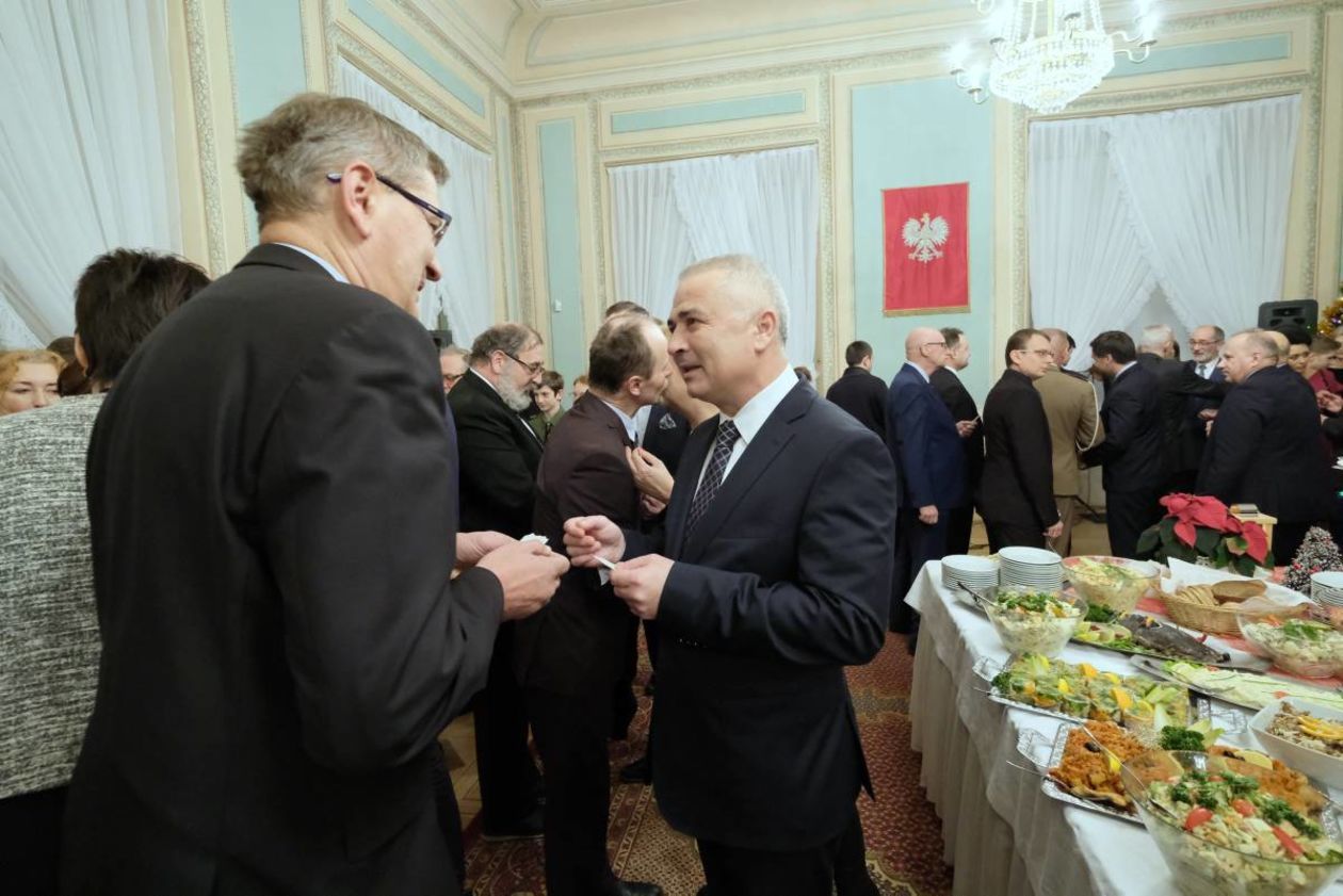  Spotkanie wigilijne zorganizowane przez prezydenta Krzysztofa Żuka (zdjęcie 25) - Autor: Maciej Kaczanowski