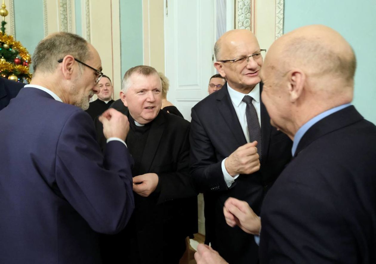  Spotkanie wigilijne zorganizowane przez prezydenta Krzysztofa Żuka (zdjęcie 14) - Autor: Maciej Kaczanowski