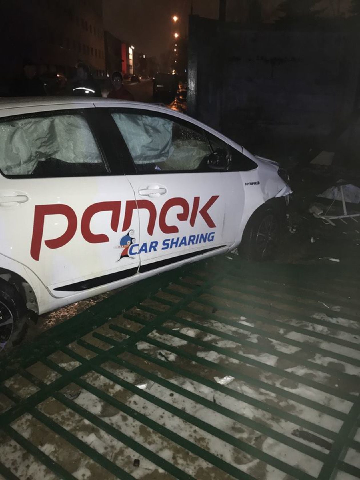 Rozbity samochód Panek Car Sharing - Autor: Panek