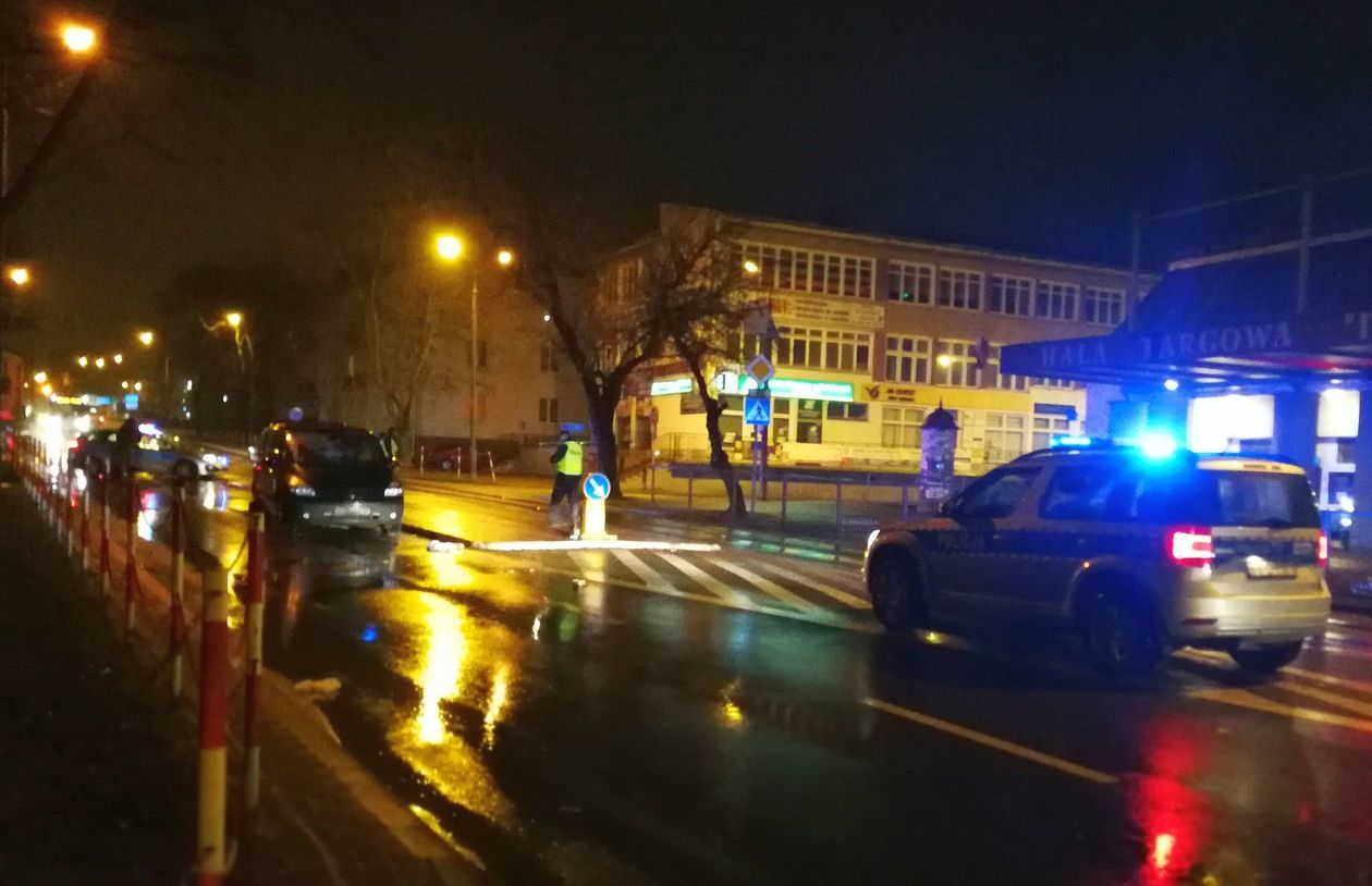  Wypadek na ul. Piaskowej w Puławach (zdjęcie 1) - Autor: Grzegorz Szafranek