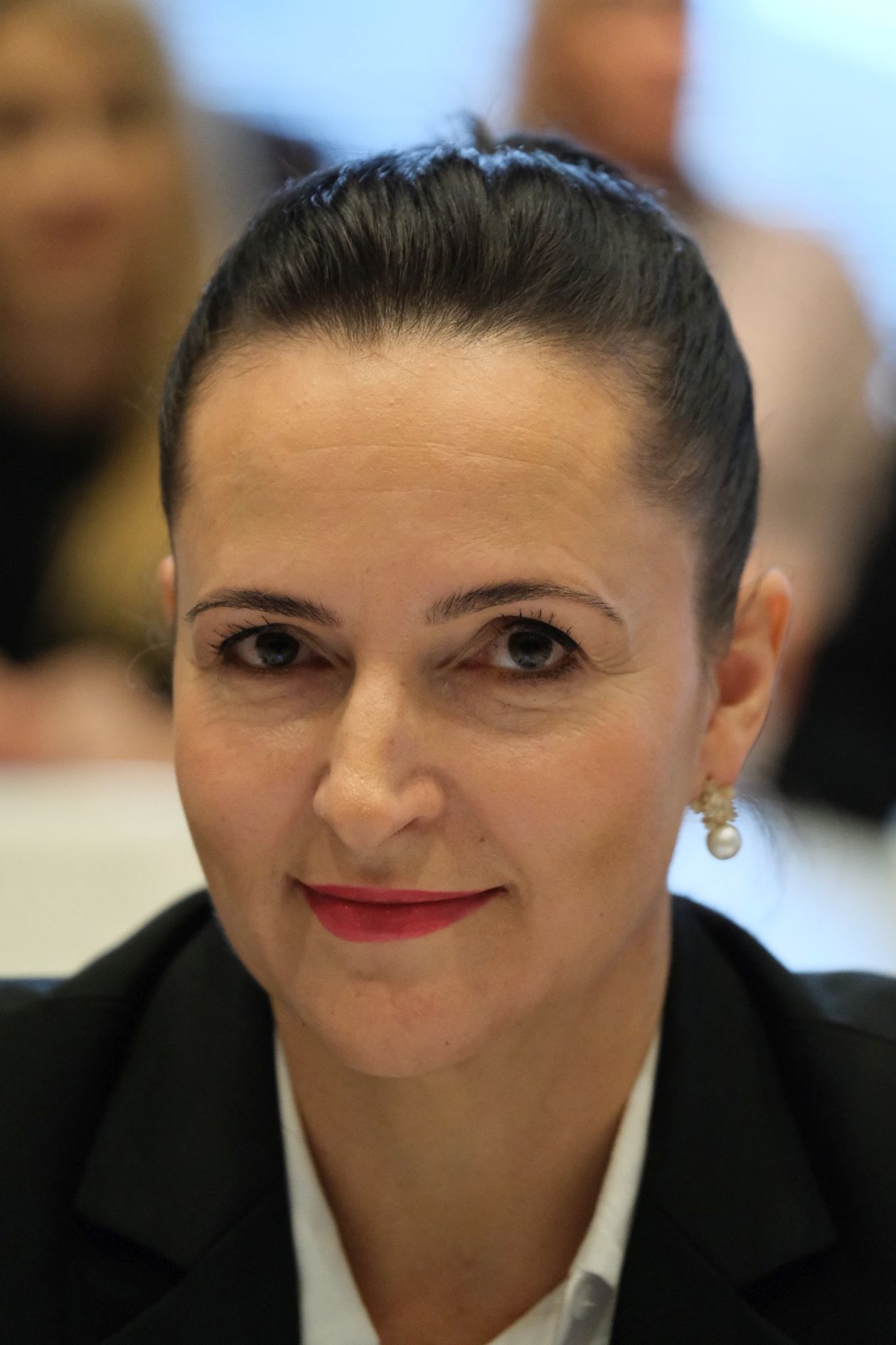  <p><strong>Ewa Jaszczuk (PSL)</strong></p>
<p>Oszczędności: 7 tys. zł</p>
<p>Nieruchomości: dom o&nbsp;pow. 150,63 mkw. (562,7 tys. zł), mieszkanie o&nbsp;pow. 46,5 mkw. (90 tys. zł)</p>
<p>Przychody: 129&nbsp;800,53 zł w&nbsp;Chełmskiej Sp&oacute;łdzielni Mieszkaniowej (prezes), 22&nbsp;636,12 zł diety radnej wojew&oacute;dzkiej</p>
<p>Składniki mienia ruchomego: renault megane (2006), audi A6 (2006)</p>
<p>Zobowiązania: kredyt na budowę domu (do spłaty 24&nbsp;383,84 frank&oacute;w szwajcarskich), pożyczka hipoteczna (do spłaty 165&nbsp;080,22 zł)</p>