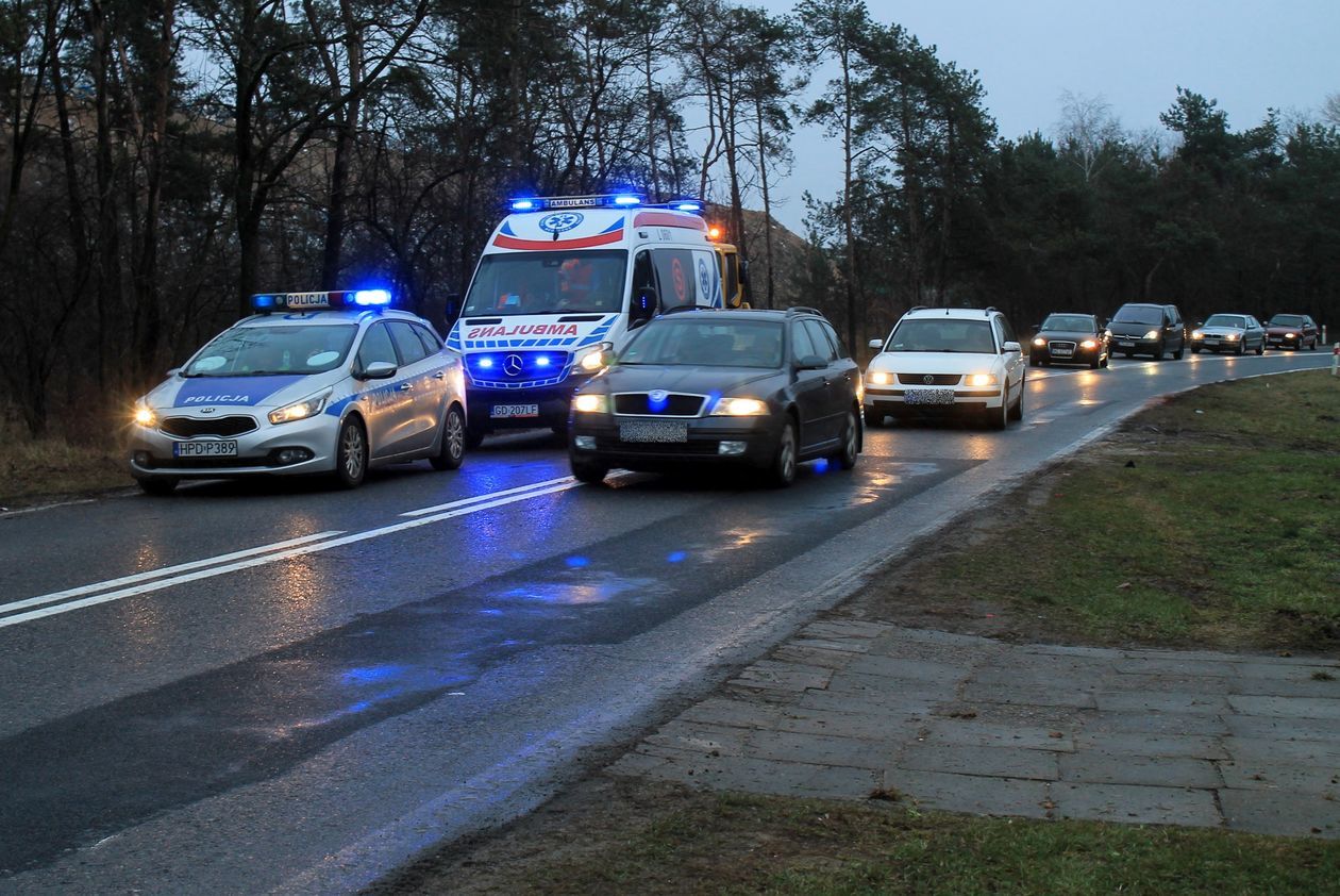  Wypadek na ul. Dęblińskiej w Puławach (zdjęcie 3) - Autor: Radosław Szczęch