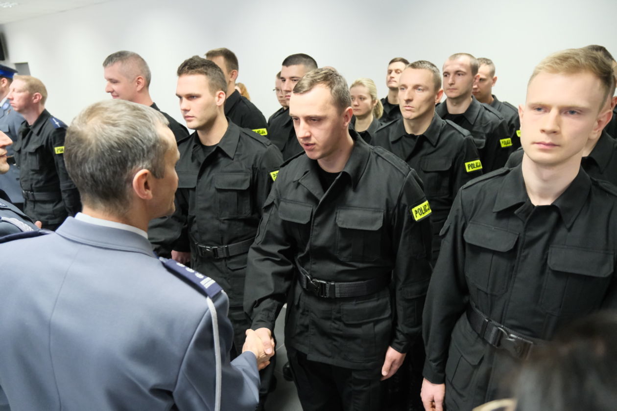  Ślubowanie policjantów w KMP Lublin (zdjęcie 30) - Autor: Maciej Kaczanowski
