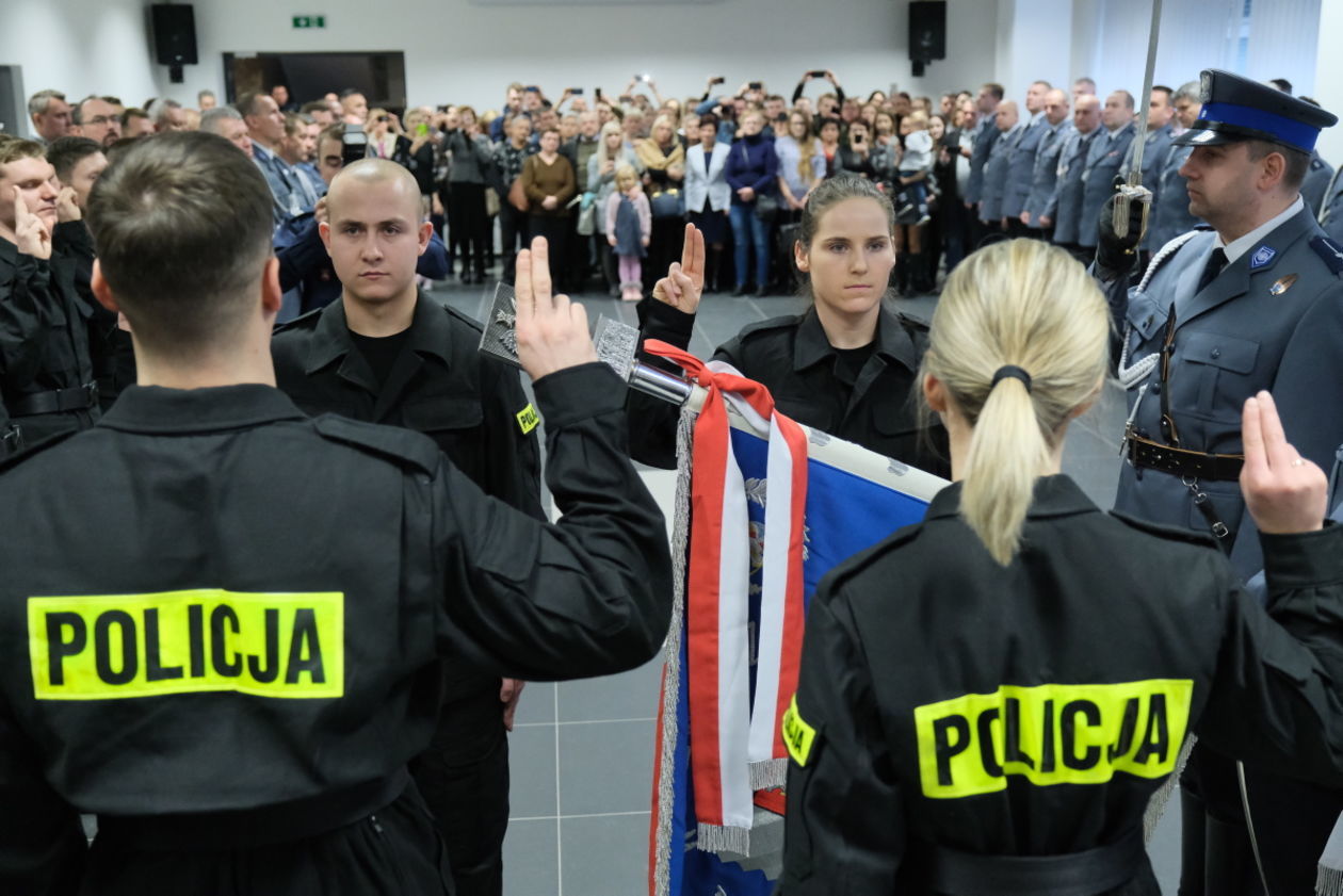  Ślubowanie policjantów w KMP Lublin (zdjęcie 19) - Autor: Maciej Kaczanowski