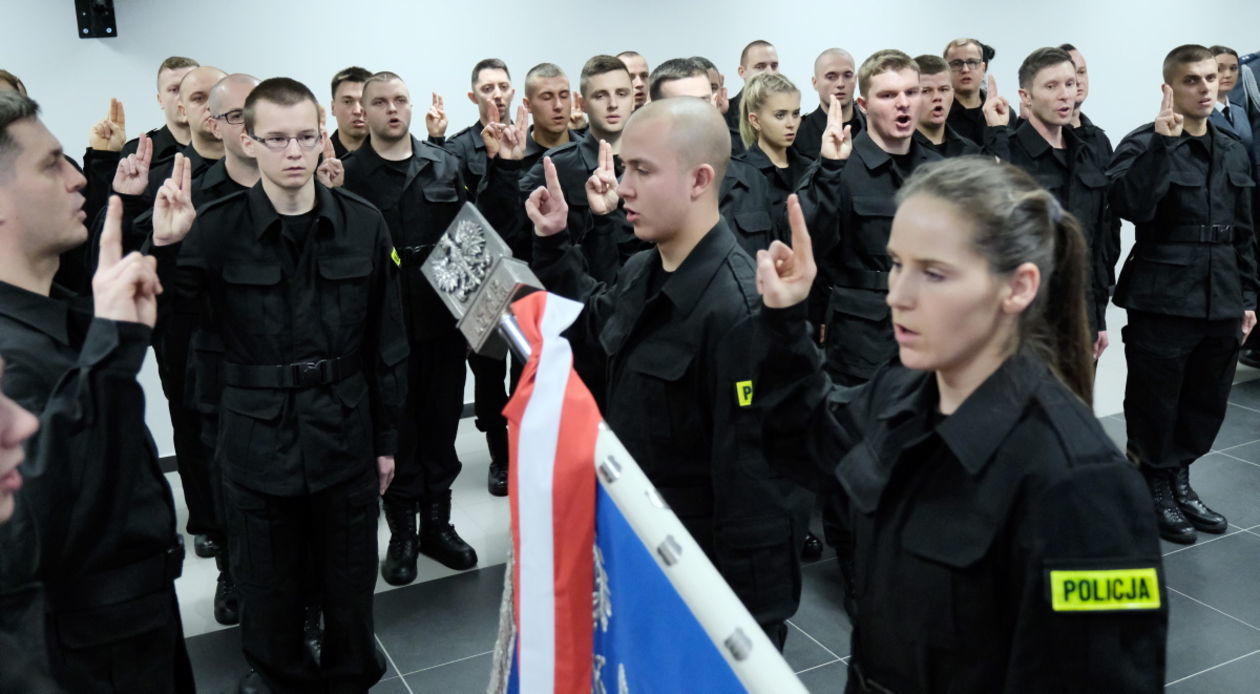  Ślubowanie policjantów w KMP Lublin (zdjęcie 17) - Autor: Maciej Kaczanowski