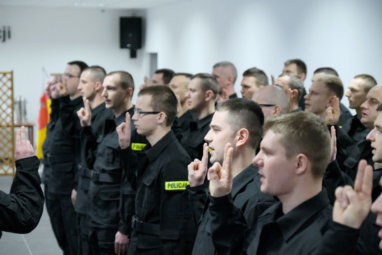  Ślubowanie policjantów w KMP Lublin (zdjęcie 14) - Autor: Maciej Kaczanowski