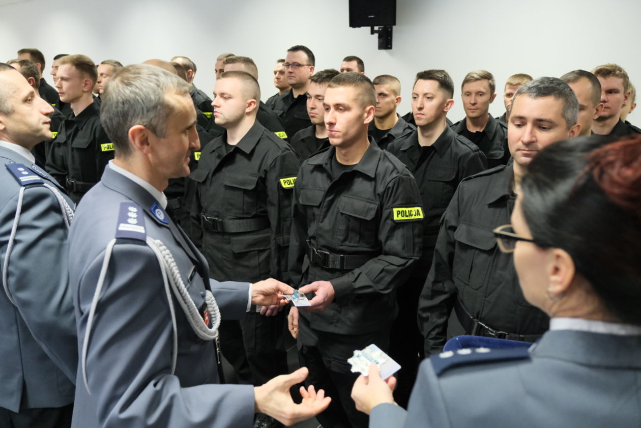  Ślubowanie policjantów w KMP Lublin (zdjęcie 34) - Autor: Maciej Kaczanowski