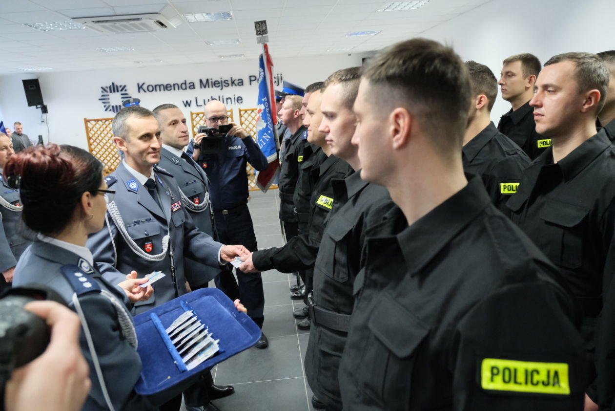  Ślubowanie policjantów w KMP Lublin (zdjęcie 26) - Autor: Maciej Kaczanowski