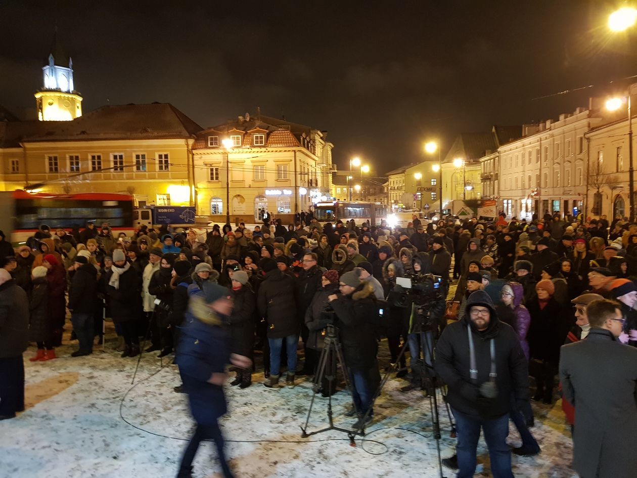  Manifestacja przeciwko nienawiści i przemocy w Lublinie (zdjęcie 4) - Autor: dudi