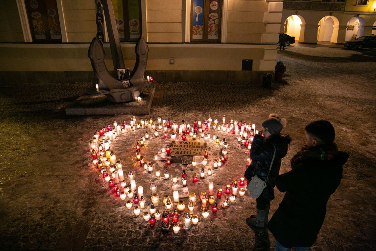  Zamość pożegnał prezydenta Adamowicza (zdjęcie 7) - Autor: Kazimierz Chmiel