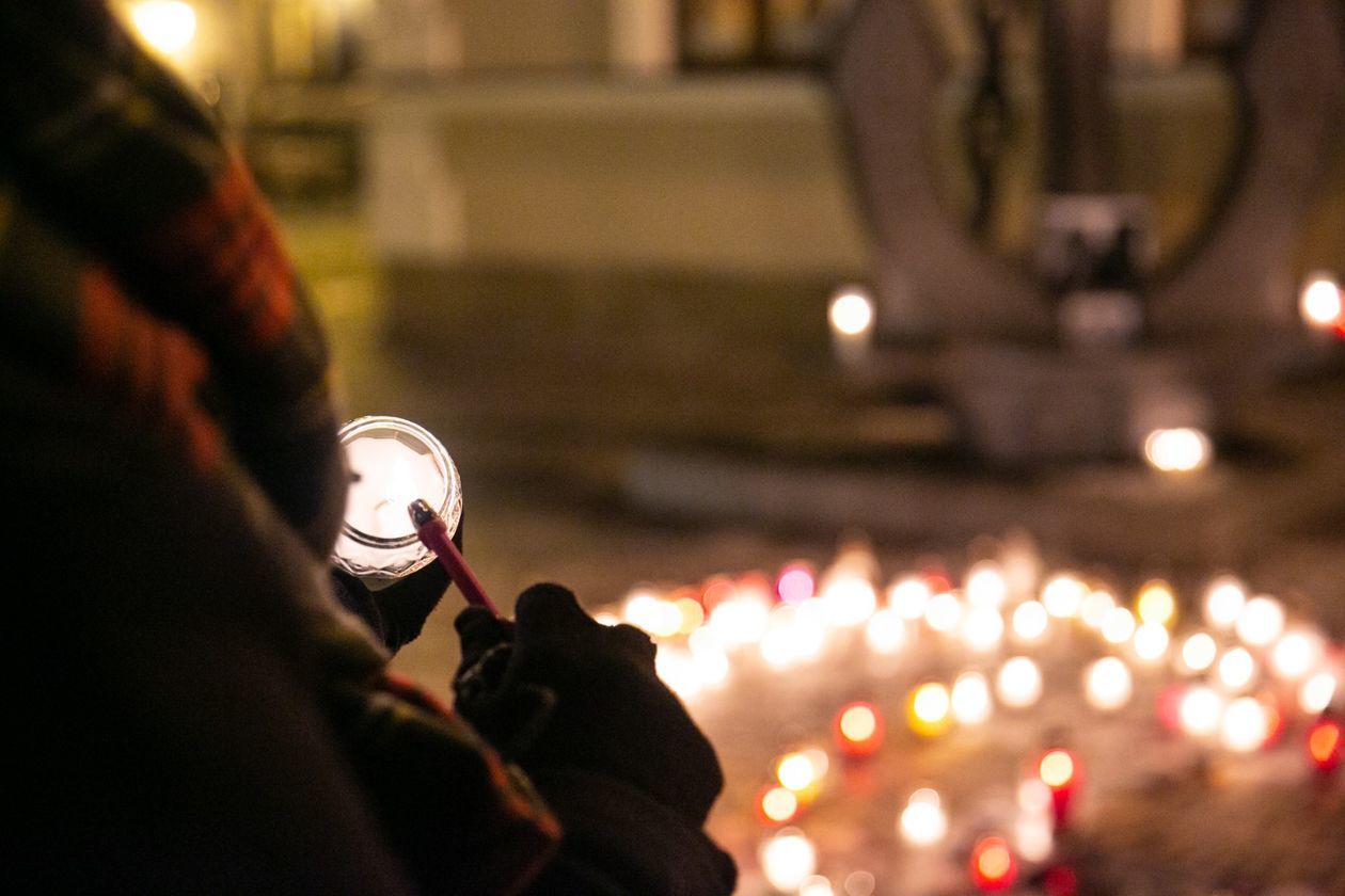  Zamość pożegnał prezydenta Adamowicza (zdjęcie 9) - Autor: Kazimierz Chmiel