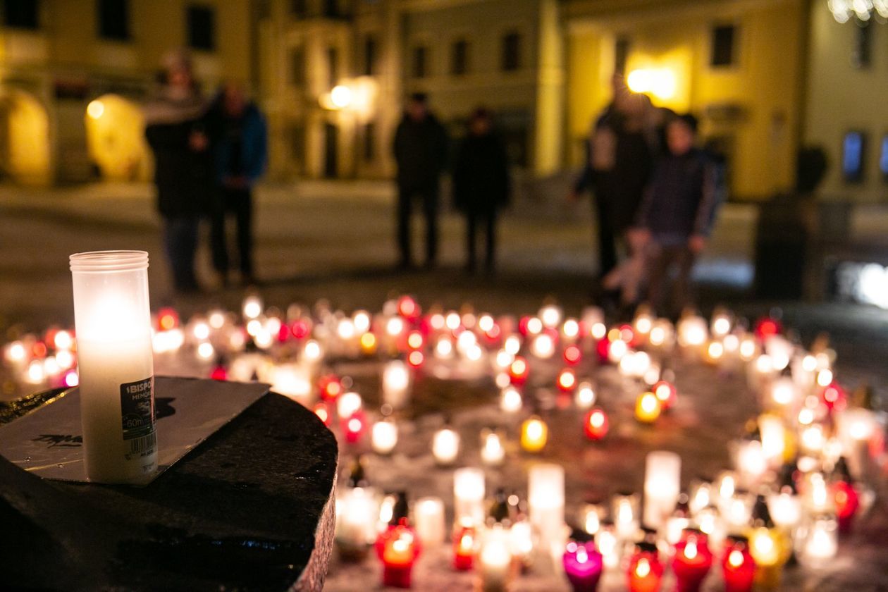  Zamość pożegnał prezydenta Adamowicza (zdjęcie 4) - Autor: Kazimierz Chmiel