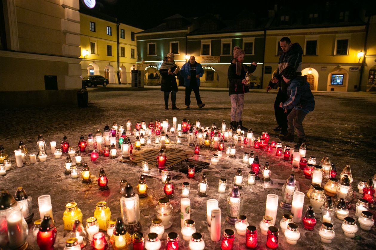  Zamość pożegnał prezydenta Adamowicza (zdjęcie 6) - Autor: Kazimierz Chmiel