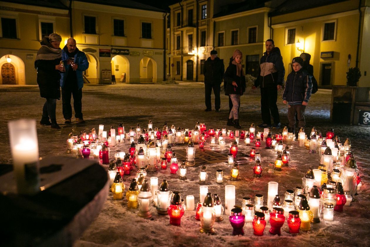 Zamość pożegnał prezydenta Adamowicza (zdjęcie 15) - Autor: Kazimierz Chmiel