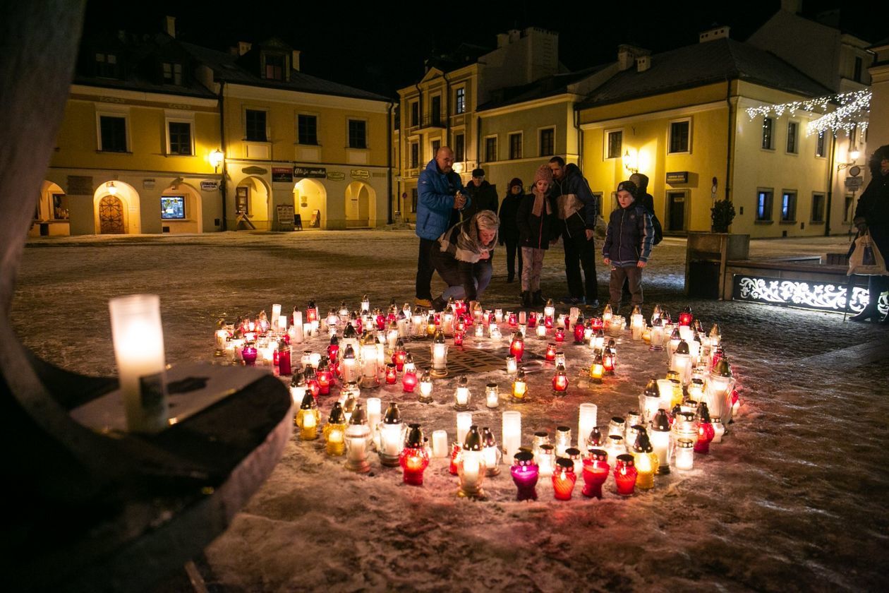  Zamość pożegnał prezydenta Adamowicza (zdjęcie 14) - Autor: Kazimierz Chmiel