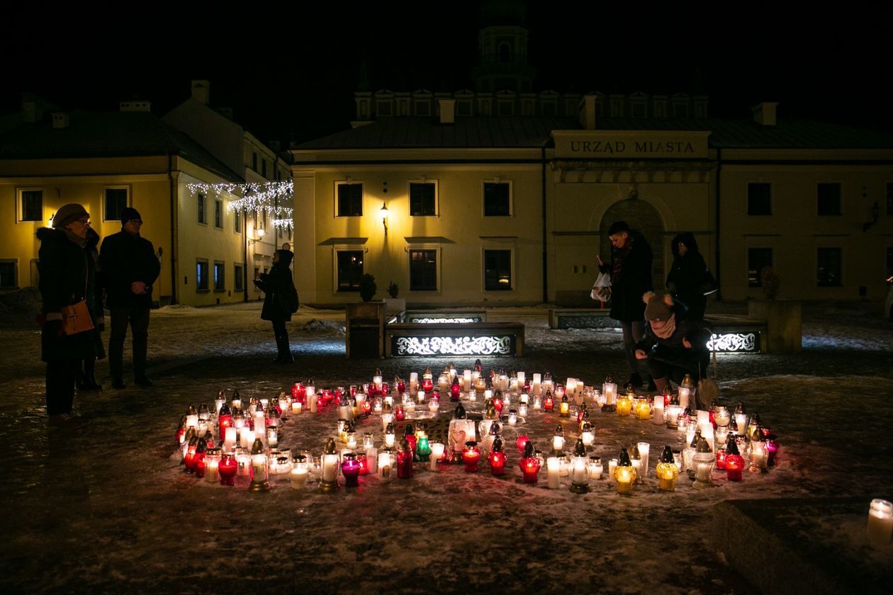  Zamość pożegnał prezydenta Adamowicza (zdjęcie 11) - Autor: Kazimierz Chmiel